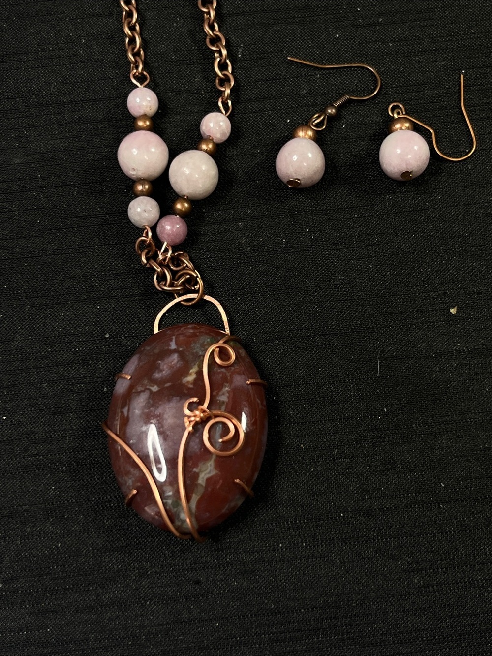 Copper wire wrapped carnelian cabochon Necklace with Kunzite & copper Beads 18” - Picture 3 of 4
